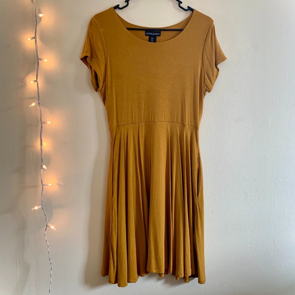 Cynthia Rowley Dress Knee-Length in Mustard